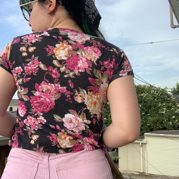 American Eagle Floral Crop Top - Picture 6 of 6